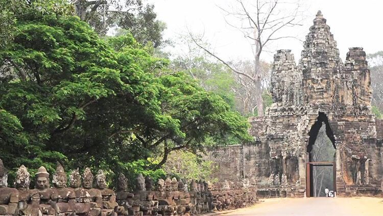 Tour tham quan Angkor Wat, Angkor Thom, Ta Prohm và Phnom Bakheng giá rẻ